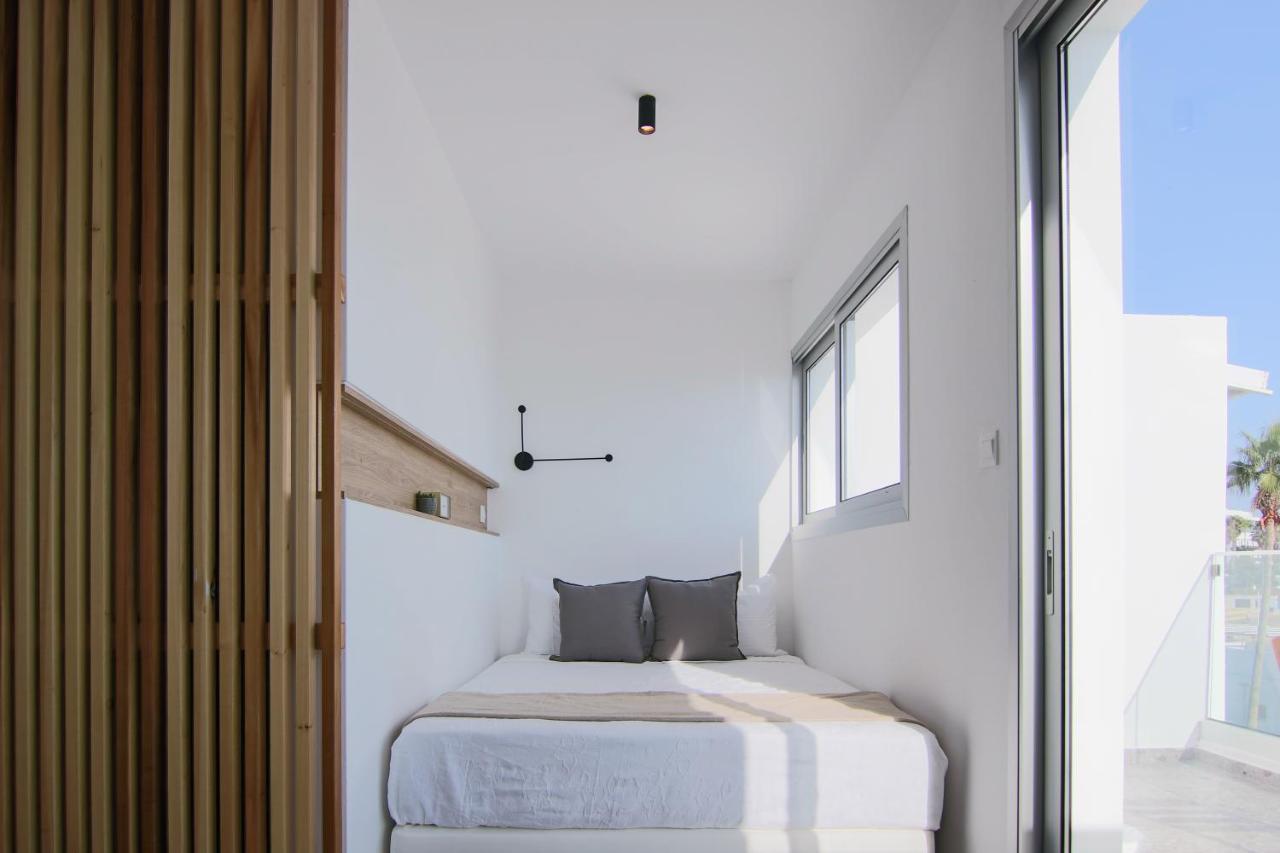Phaedrus Living Seaview Modern Flat Lighthouse 52 Apartment Paphos Bagian luar foto